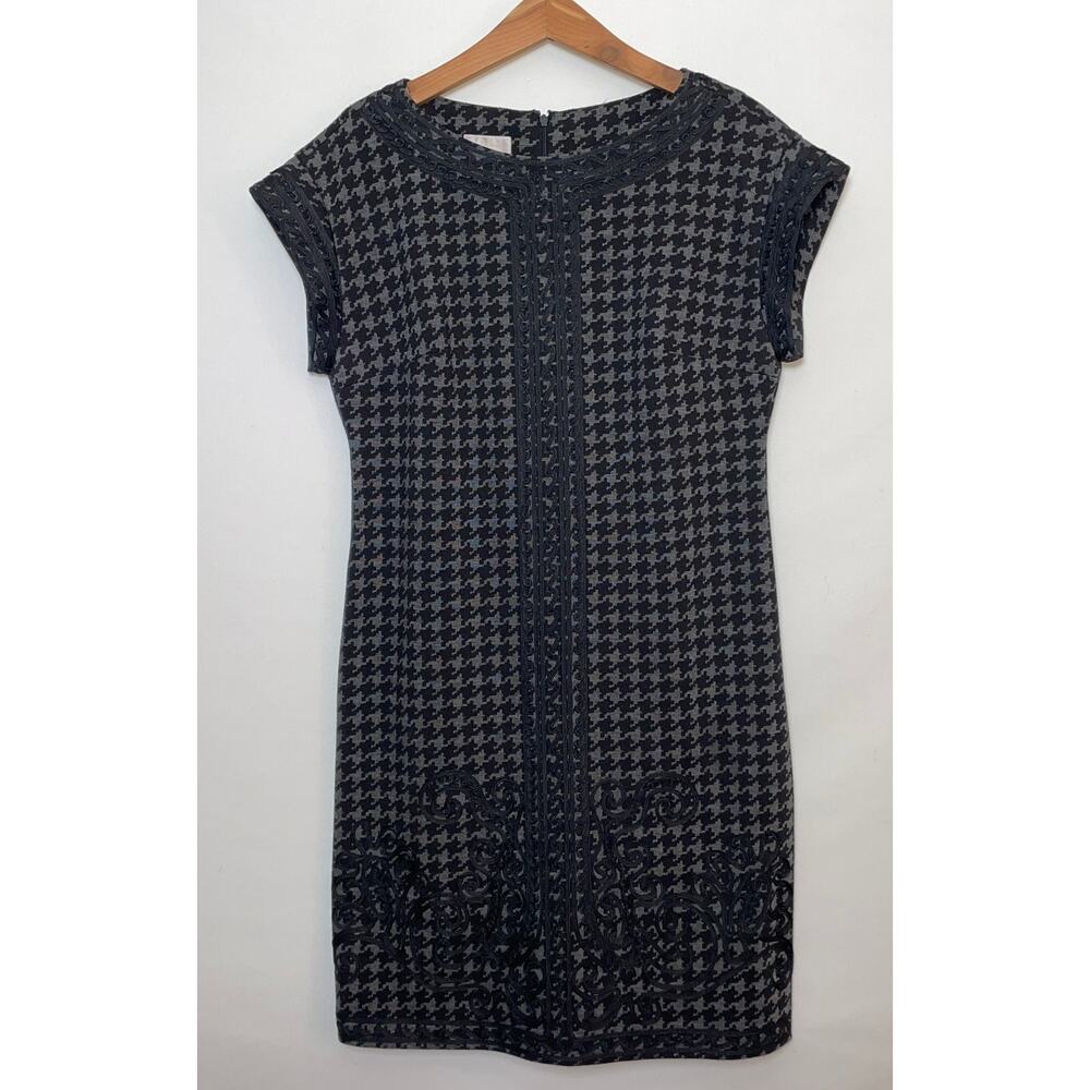 DM Donna Morgan Dress‎ - Size 10 - Classy with Fantastic Applique Details